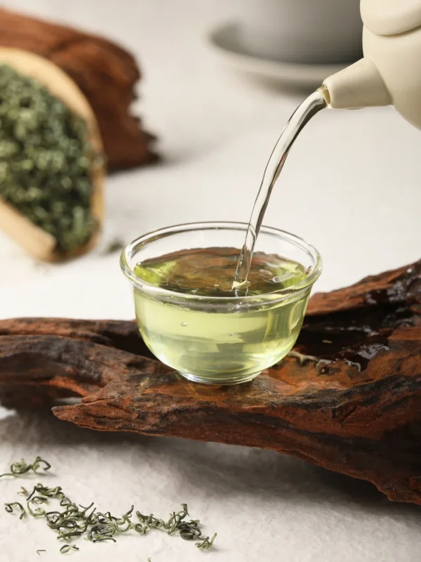Early spring green tea from Dongting Lake region, crafted for floral flavor, natural sweetness, and health-focused tea enthusiasts.